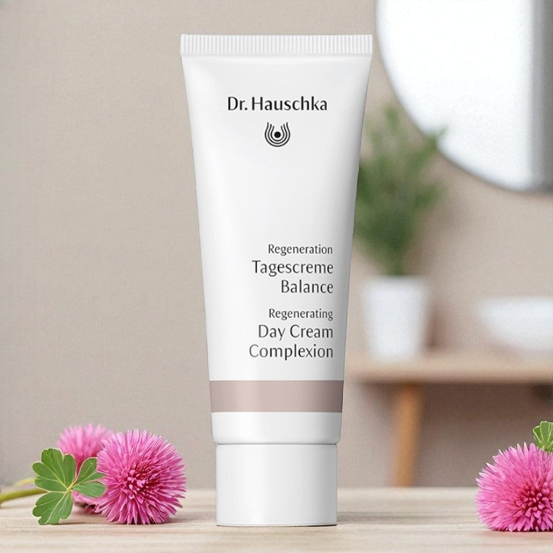 Dr. Hauschka - Regenerierende Tagescreme für strahlenden Teint Rotklee BIO 40ml