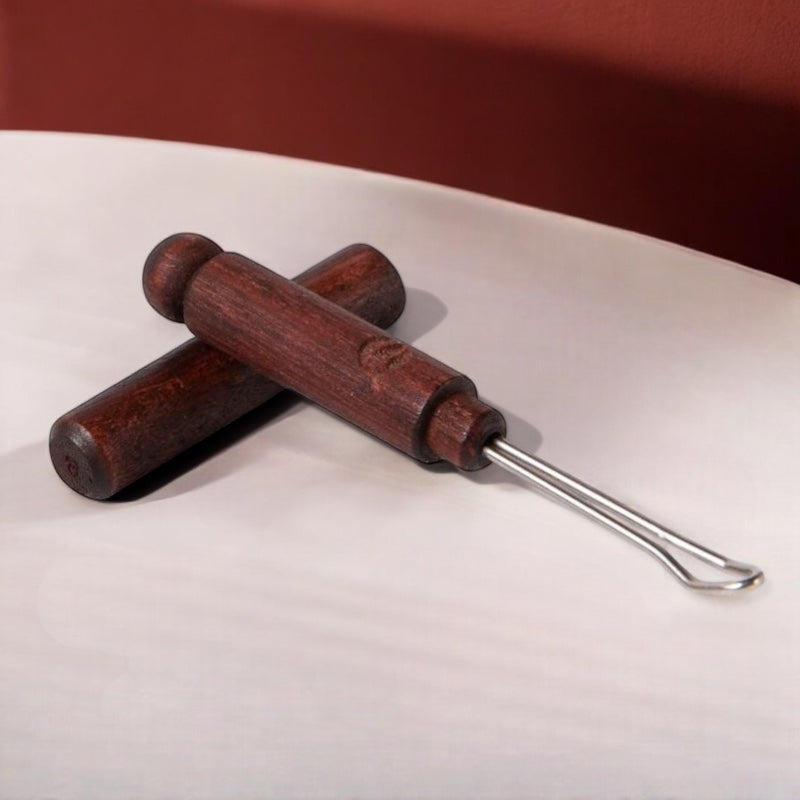 Anaé - Cureoreille escurette acajou en bois