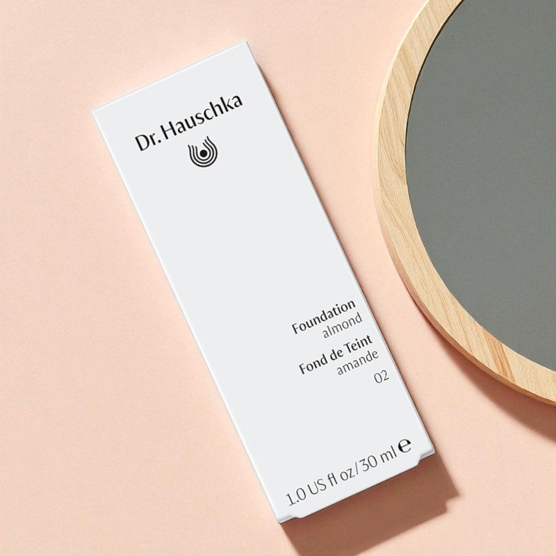 Dr. Hauschka - Flüssige Foundation Nr. 02 Mandel BIO 30ml